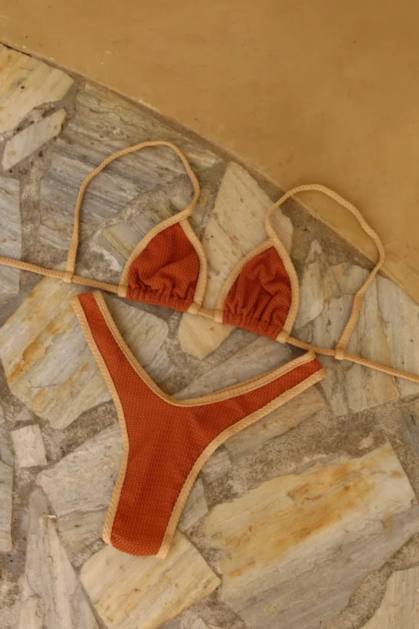 SUTIA  ANA CONHAQUE AREIA